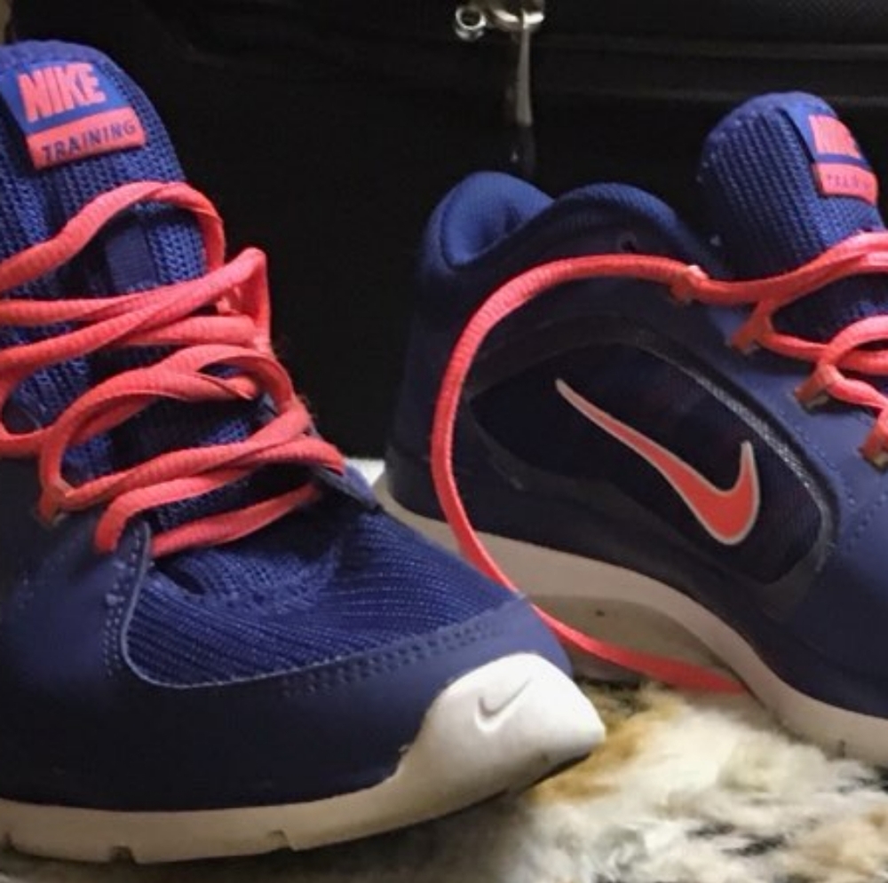 Women Nike Tennis Shoes